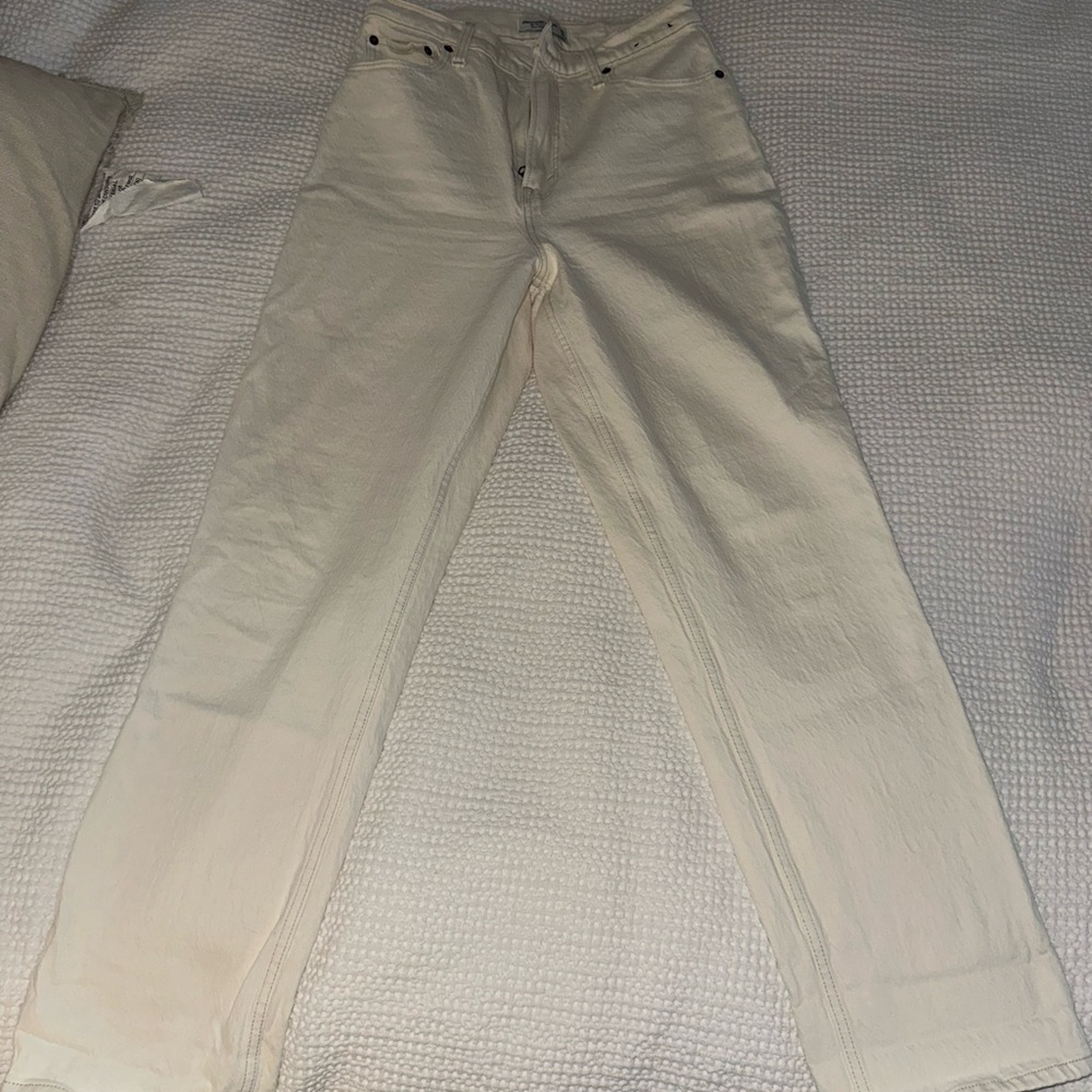 Abercrombie Curve Love Ultra High Rise 90s Straight Cream Jeans